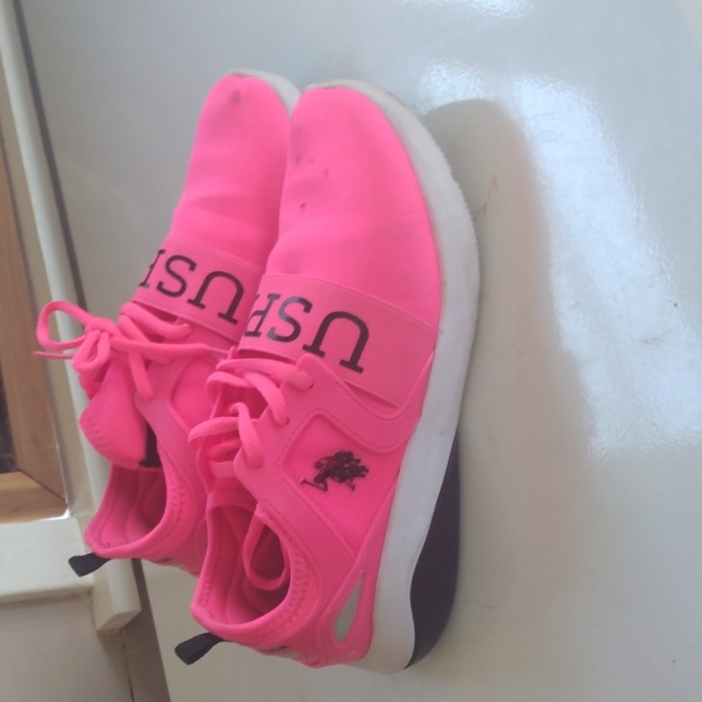 Women's size 7 pink polo shoes